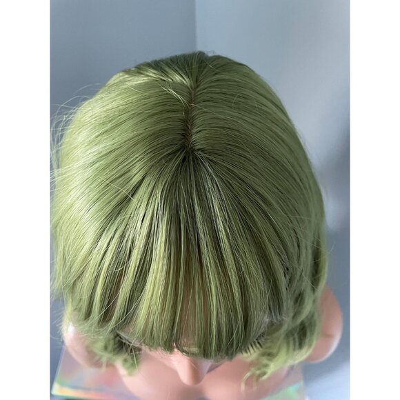 Short Green Wig 14 Inch Wavy Wig with Bangs - Clover - Picture 8 of 9